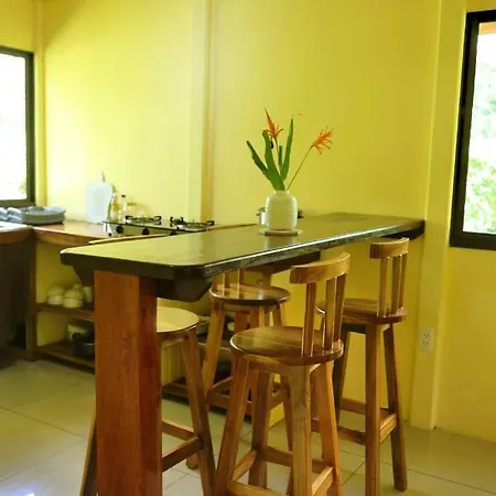 Hotel & Cabinas Nadine Cahuita Exterior photo