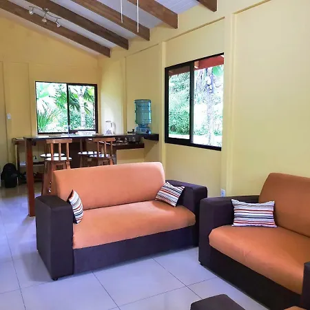 Hotel & Cabinas Nadine Cahuita Exterior photo