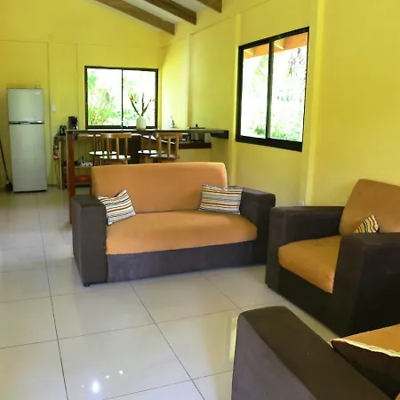 Hotel & Cabinas Nadine Cahuita Exterior photo