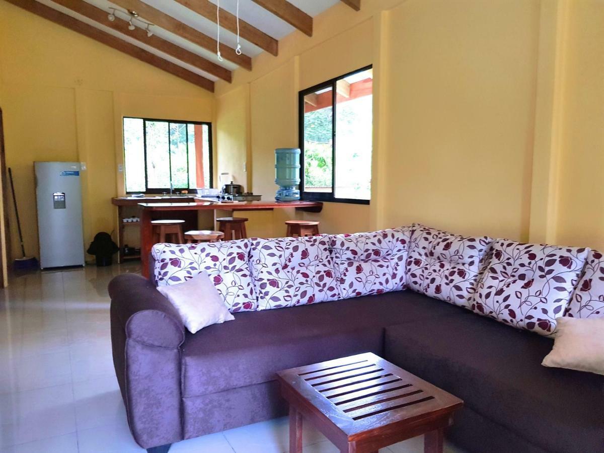 & Cabinas Nadine Cahuita